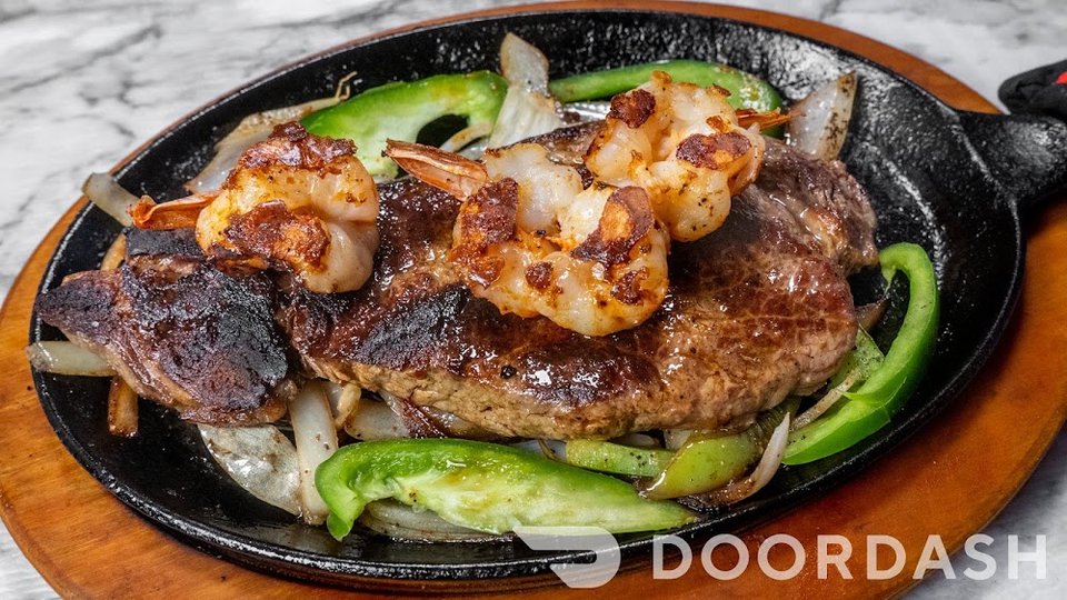 Bistec Sirloin Con Camarones